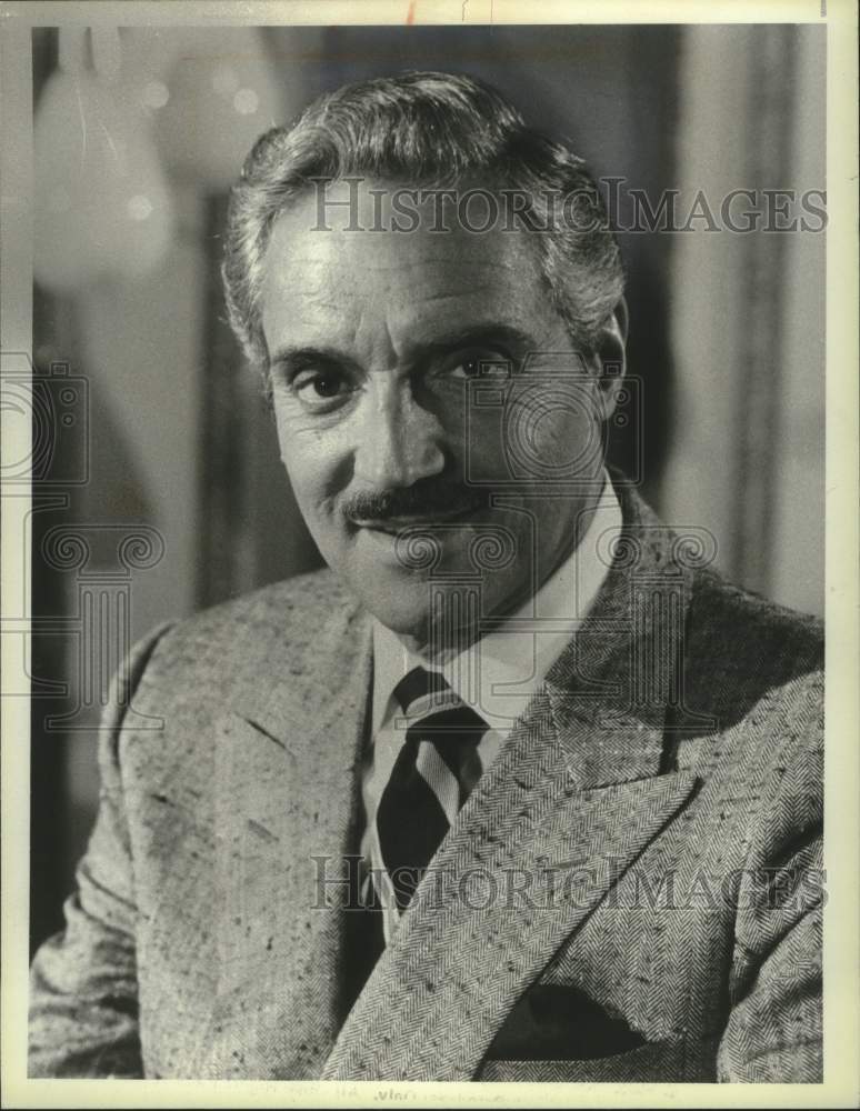 1985 Press Photo Hal Linden stars in Blacke&#39;s Magic, on NBC. - mjp43496 - Historic Images