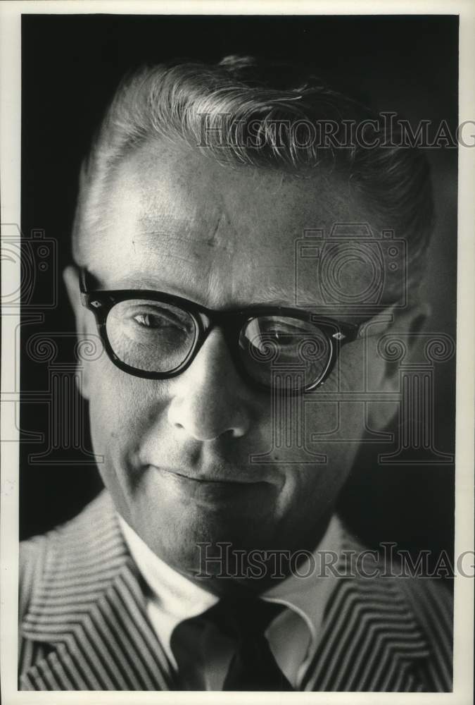 1965 Press Photo Allen Ludden, television personality and game show host. - Historic Images