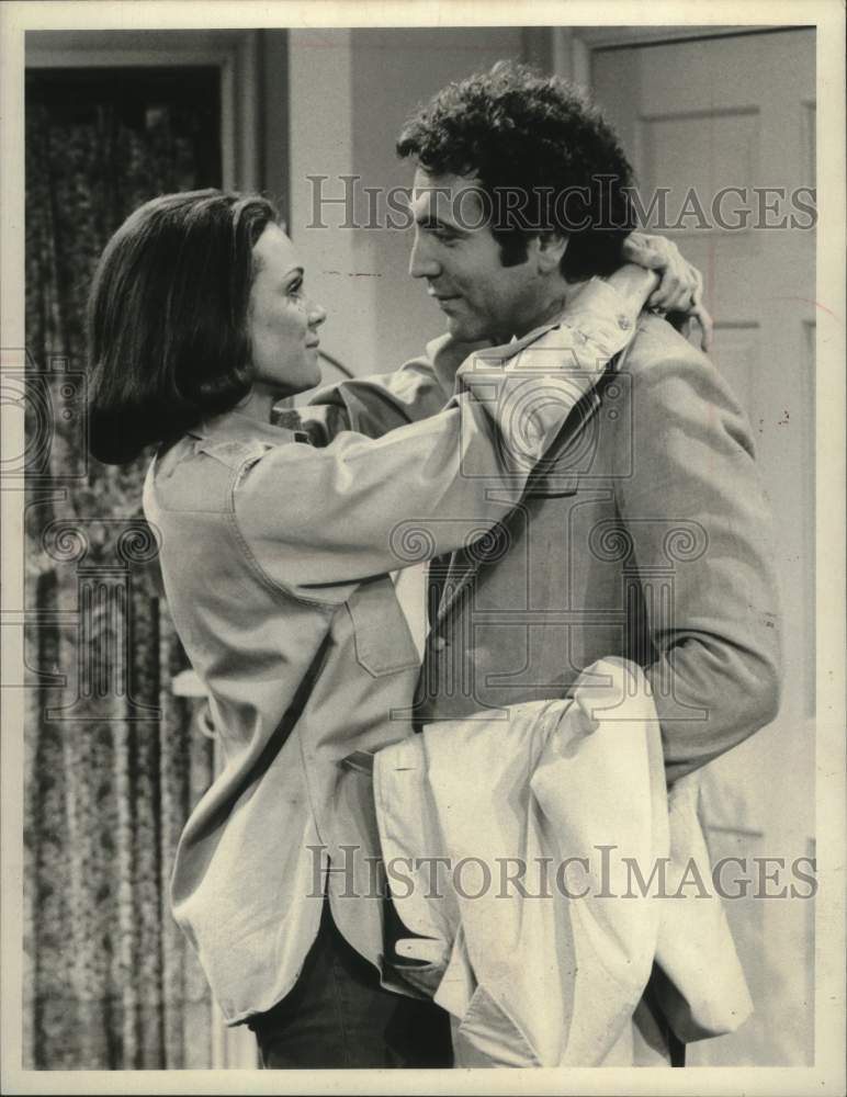 1974 Press Photo Valeria Harper and David Groh in &#39;Rhoda&#39; - mjp43579 - Historic Images