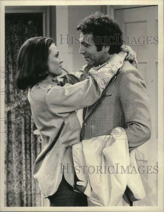 1974 Press Photo Valeria Harper and David Groh in 'Rhoda' - mjp43579 - Historic Images