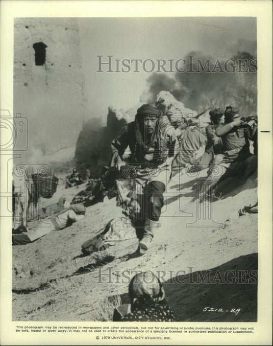 1979, Anthony Quinn as Zulfigar in scene from "Caravans" - mjp43592 - Historic Images