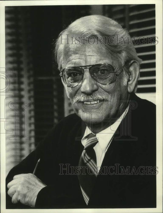 1975, Denver Pyle as Dale Busch on ABC TV series, "Karen" - mjp43607 - Historic Images