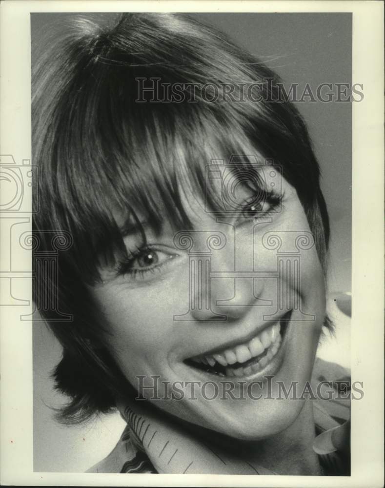 1977 Press Photo Shirley MacLaine's variety special "Where Do We Go From Here?"-Historic Images