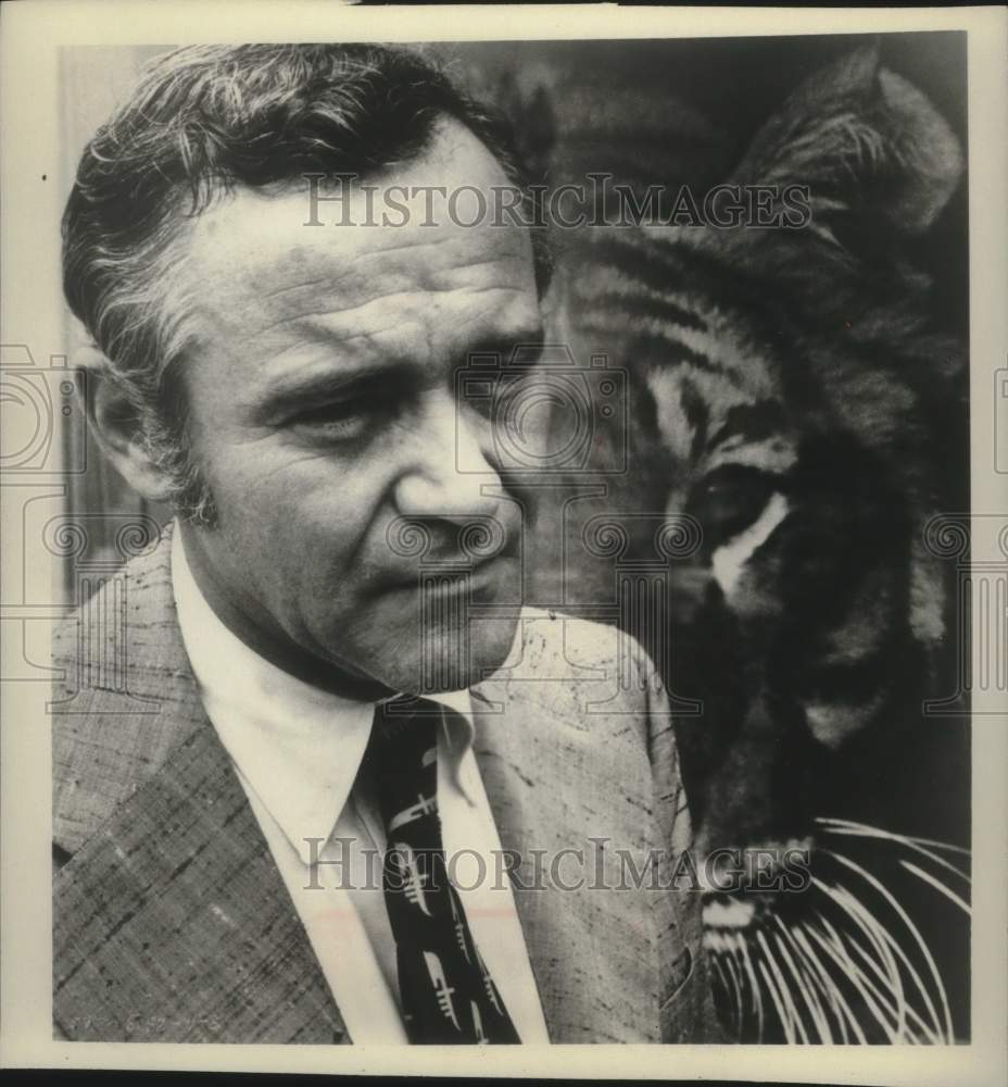 1979, Actor Jack Lemmon stars in &quot;Save the Tiger&quot; on CBS Television - Historic Images