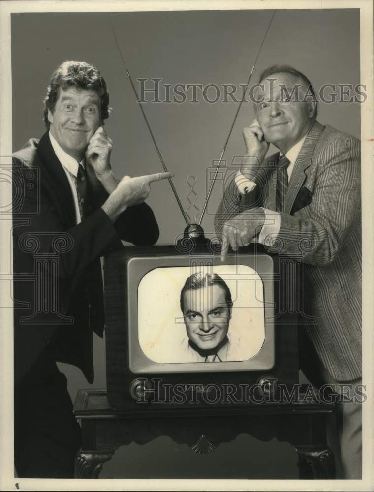 1990, Michael Crawford joins Bob Hope on his Special on NBC-TV. - Historic Images