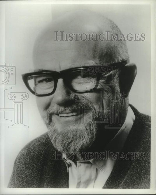 1976 Press Photo Bob Sweeney executive producer of "Spencer's Pilot's series, CBS - Historic Images