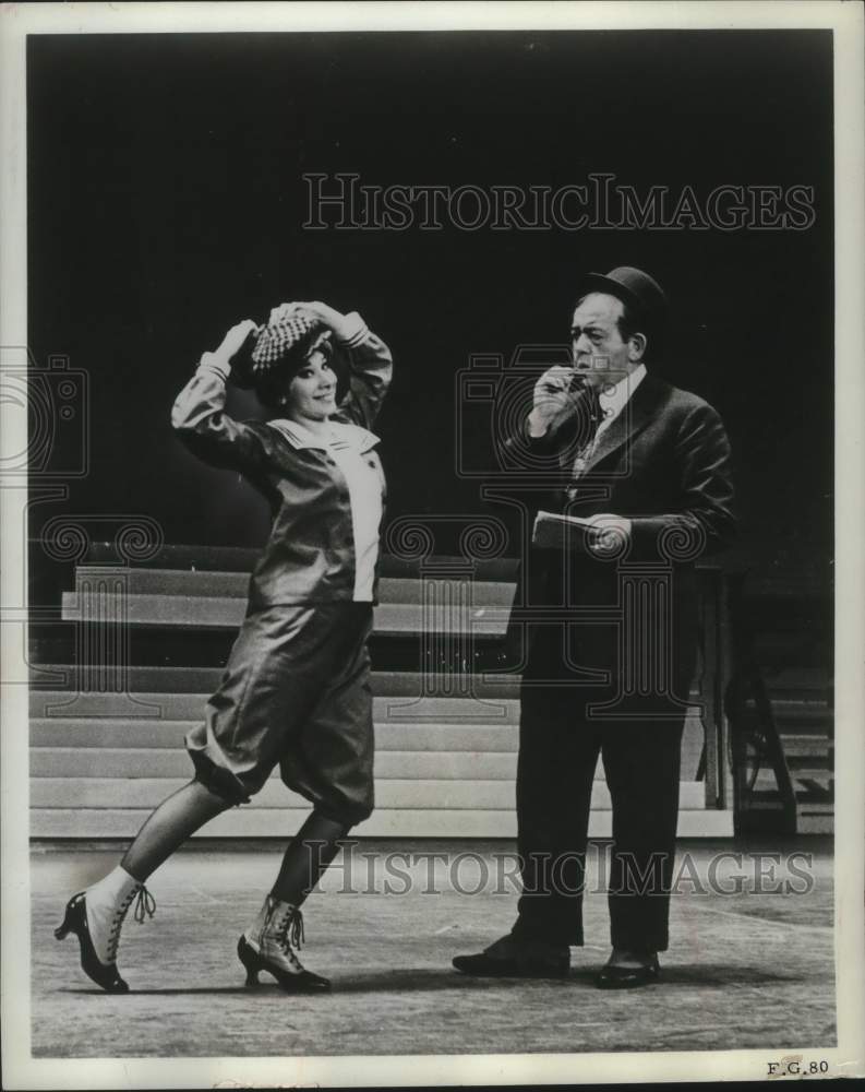 1966 Press Photo Marilyn Michaels in &quot;Look, I&#39;m in Vaudeville&quot; - mjp43800 - Historic Images