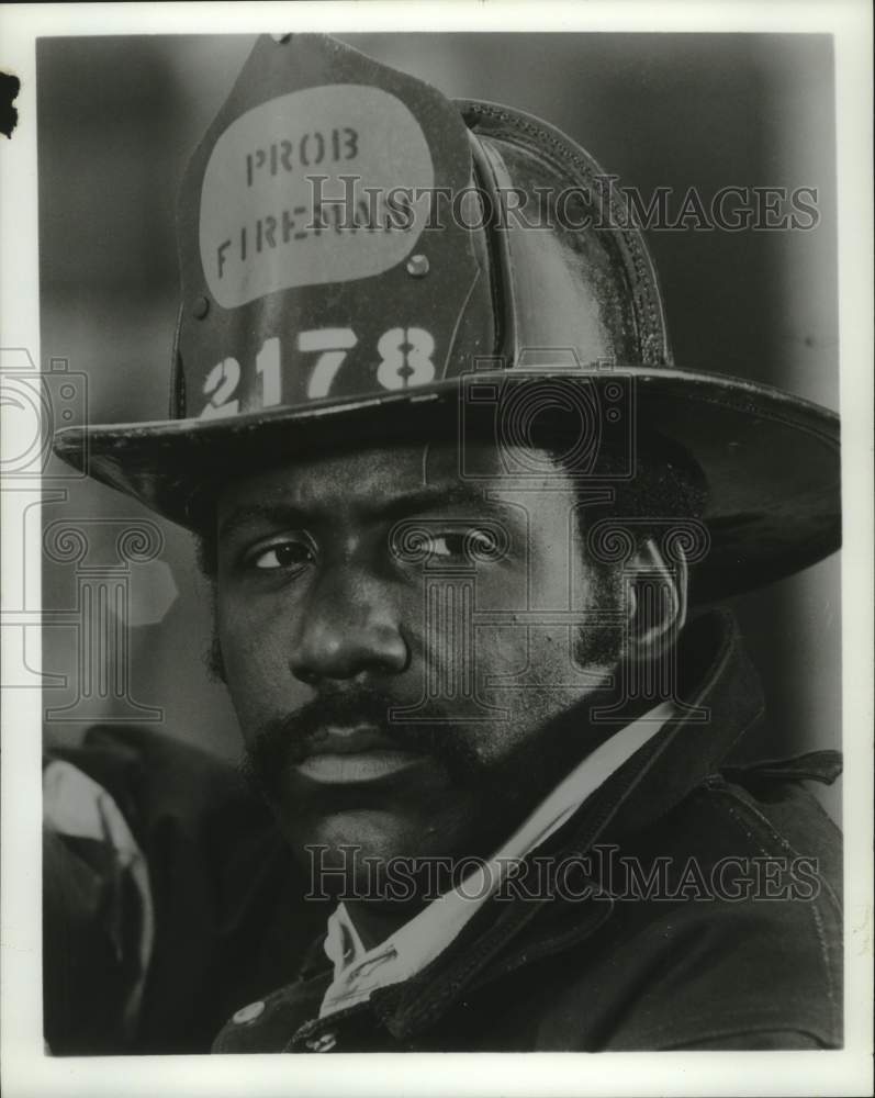 1972, Richard Roundtree portrays a fireman in "Firehouse" - mjp43884 - Historic Images