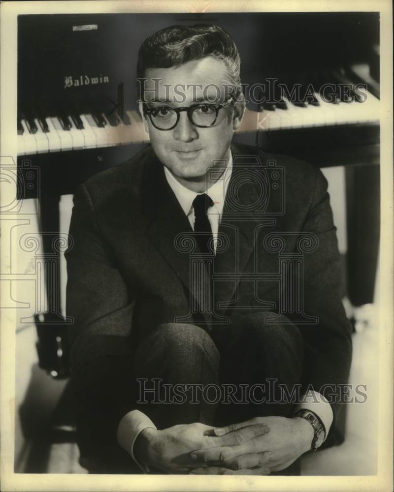 1963 Press Photo Comedian and actor Steve Allen - mjp43941- Historic Images