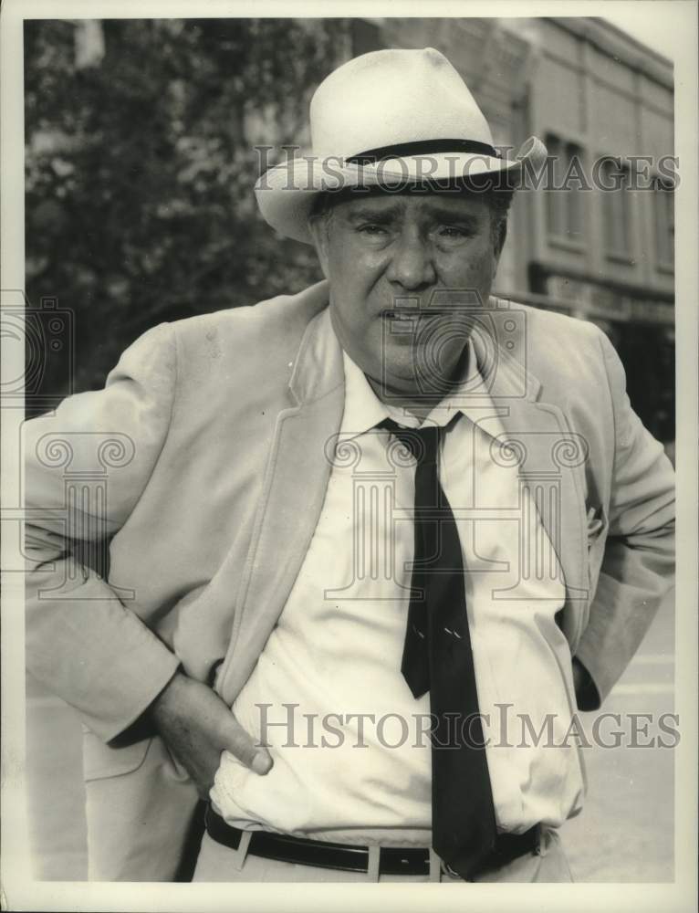 1965, Edmond O'Brien seen here on the set of "Long Hot Summer" - Historic Images