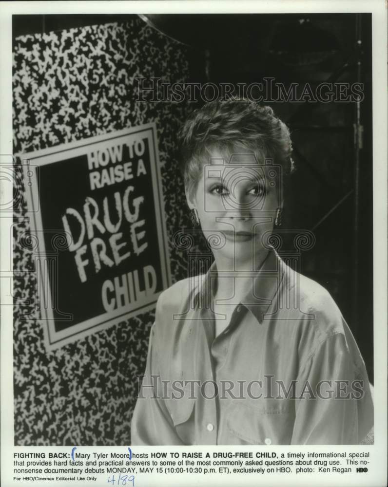 1989 Press Photo Mary Tyler Moore hosts &quot;How to Raise a Drug-Free Child on HBO - Historic Images