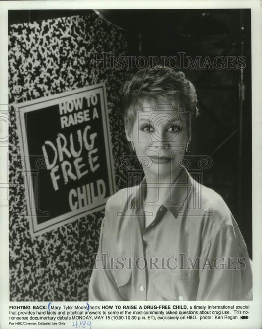 1989 Press Photo Mary Tyler Moore hosts "How to Raise a Drug-Free Child on HBO - Historic Images