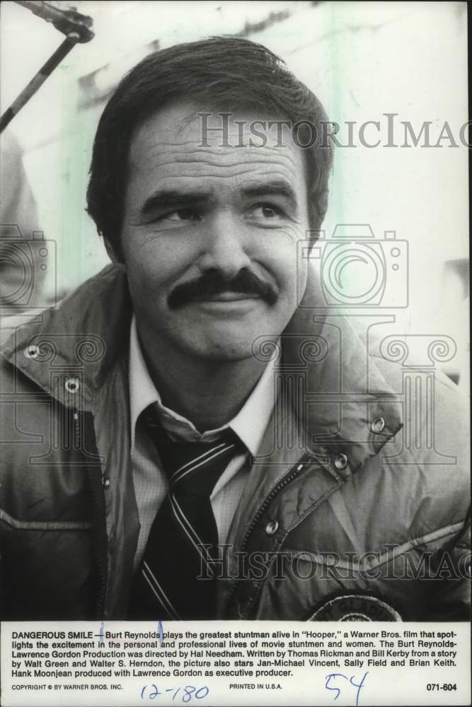 1983 Press Photo Burt Reynolds portraying a stuntman in "Hooper" - mjp44040 - Historic Images