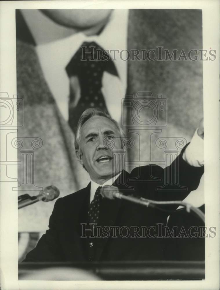 1977, Actor Jason Robards - mjp44099 - Historic Images