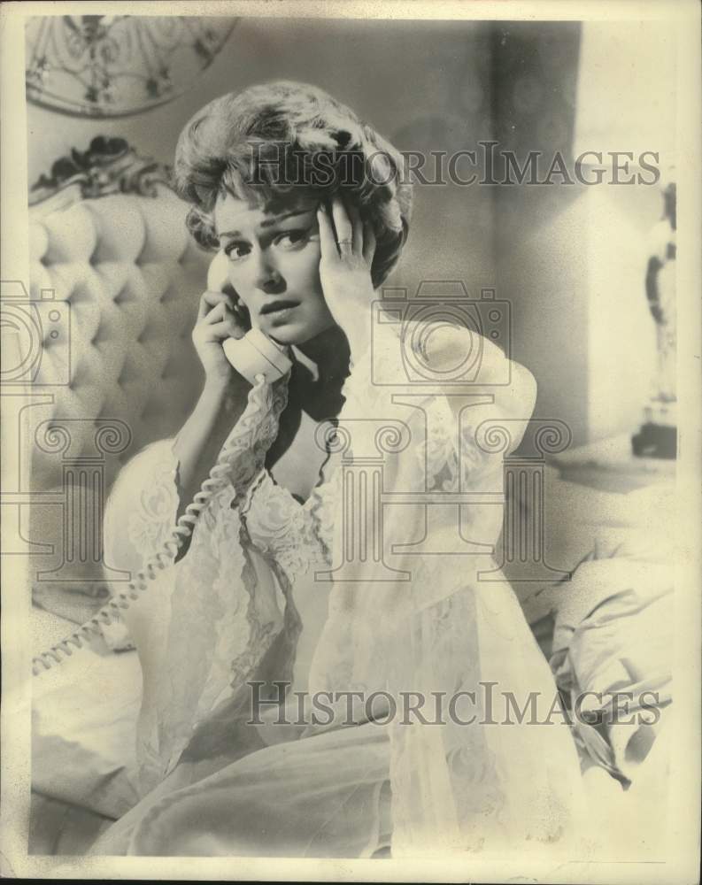 1960, Lana Turner in scene from &quot;Portrait in Black&quot; - mjp44126 - Historic Images