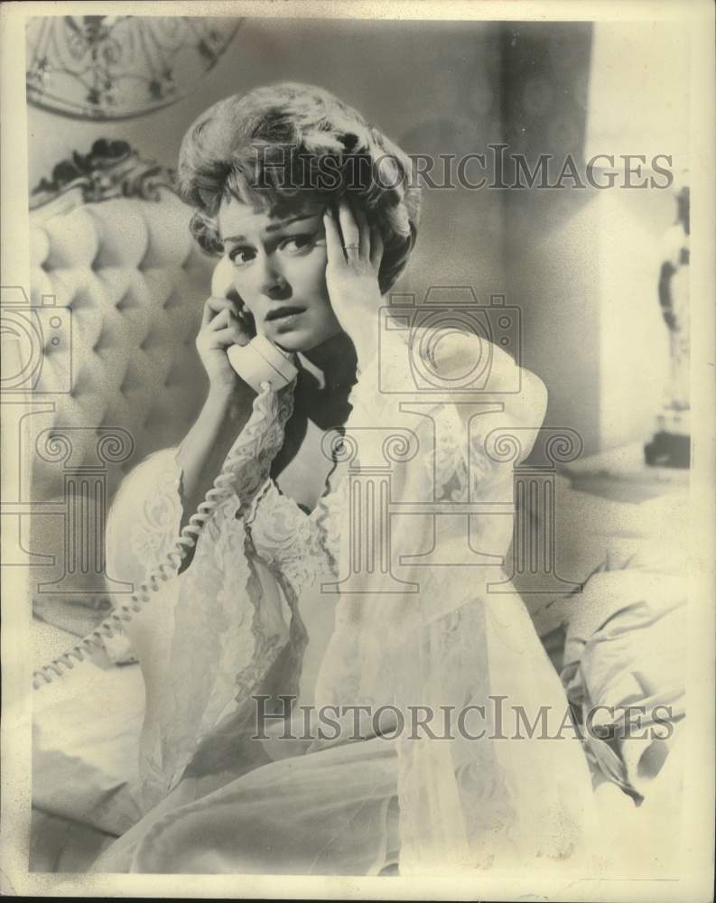 1960, Lana Turner in scene from "Portrait in Black" - mjp44126 - Historic Images