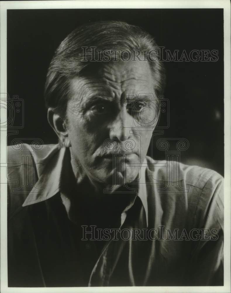 1982 Press Photo Actor Kirk Douglas stars in NBC&#39;s &quot;Remembrance of Love&quot;- Historic Images