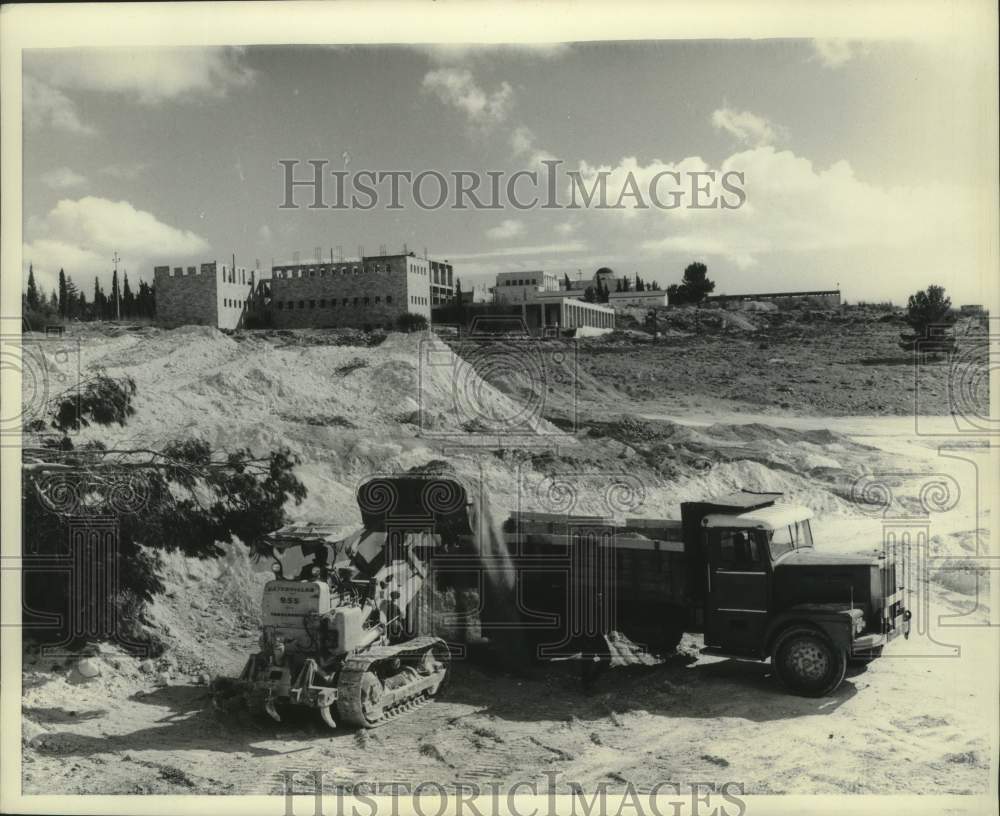 1969 Press Photo Dormitory construction on Mount Scopus for Hebrew University - Historic Images