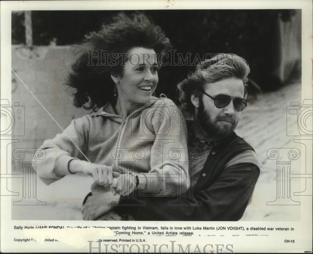 1978, Jane Fonda and Jon Voight act in the movie Coming Home - Historic Images