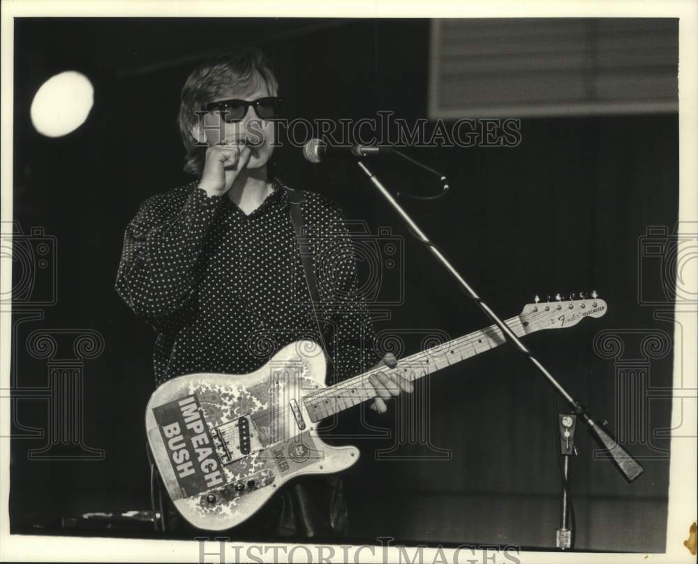 1990 Press Photo Mark Truesdell, lead singer of Waukesha&#39;s Dellmann Trio - Historic Images