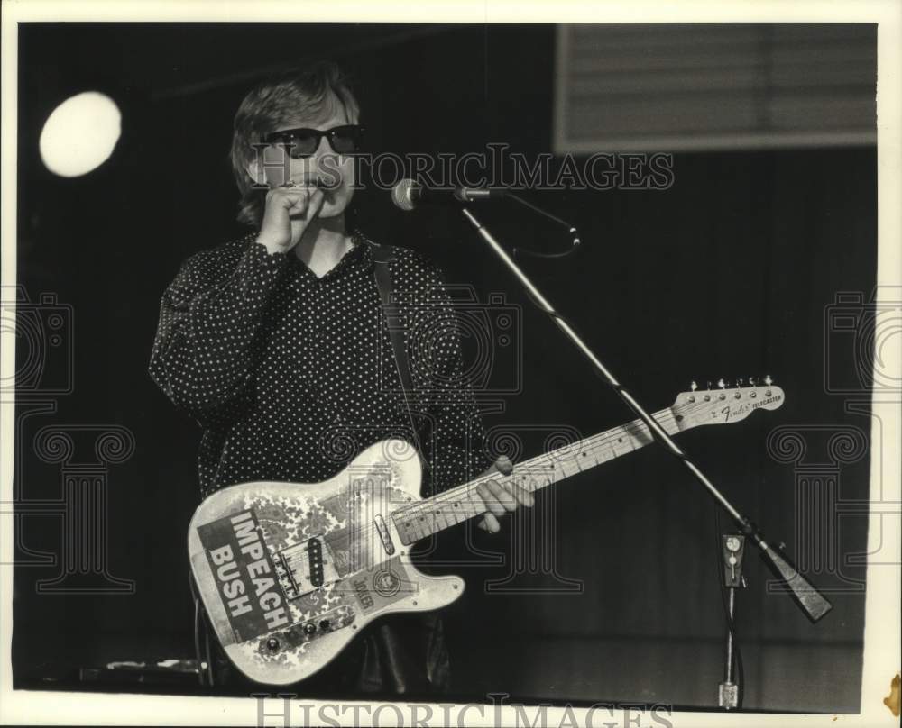 1990 Press Photo Mark Truesdell, lead singer of Waukesha's Dellmann Trio - Historic Images