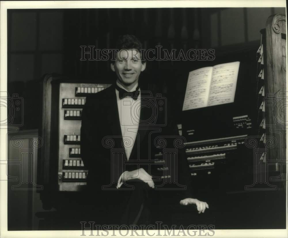 1992, Organist Gordon Turk - mjp44503 - Historic Images