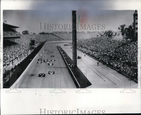 1978 Press Photo Racing fans crammed to 2 1/2 mile Indianapolis Motor Speedway - Historic Images