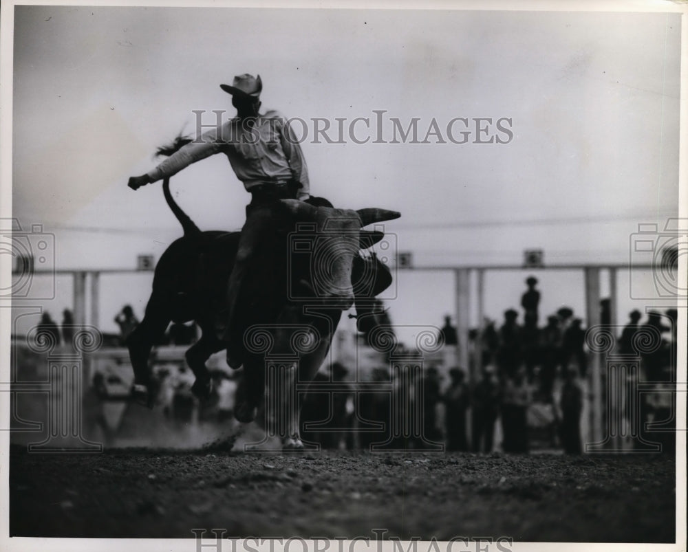 1953 Press Photo Western Canada &amp; US riding events at Calgary Stampede, Calgary - Historic Images