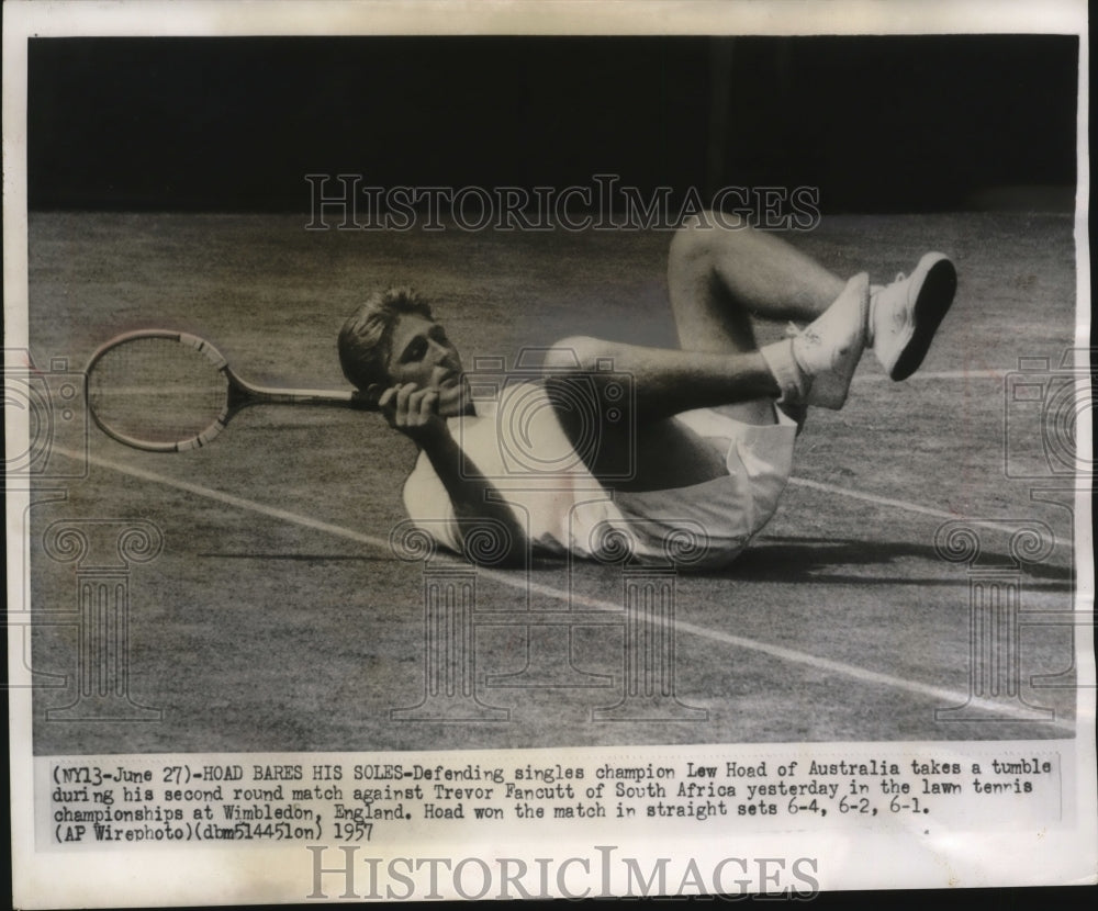 1957 Press Photo Defending singles champion Lew Hoad of Australia take ...