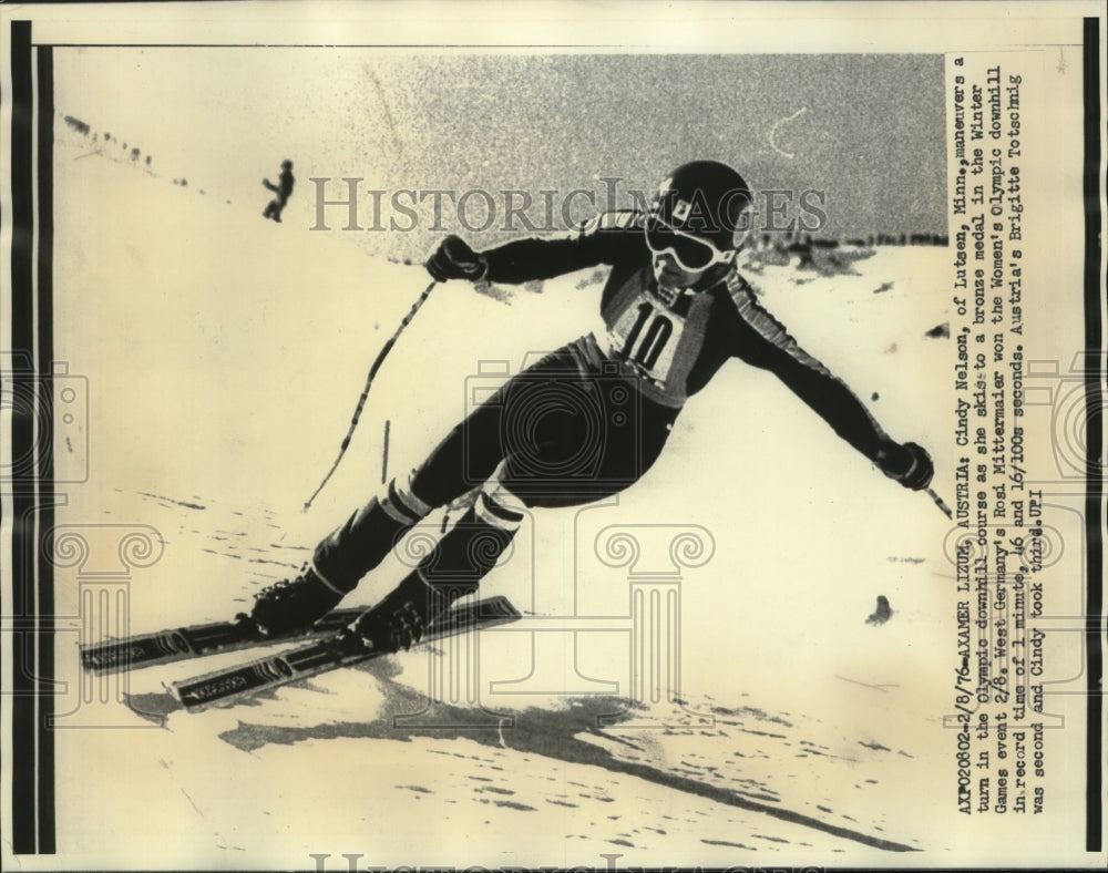 1976 Press Photo Cindy Nelson, of Lutsen Minn., maneuvers a turn in the downhill- Historic Images