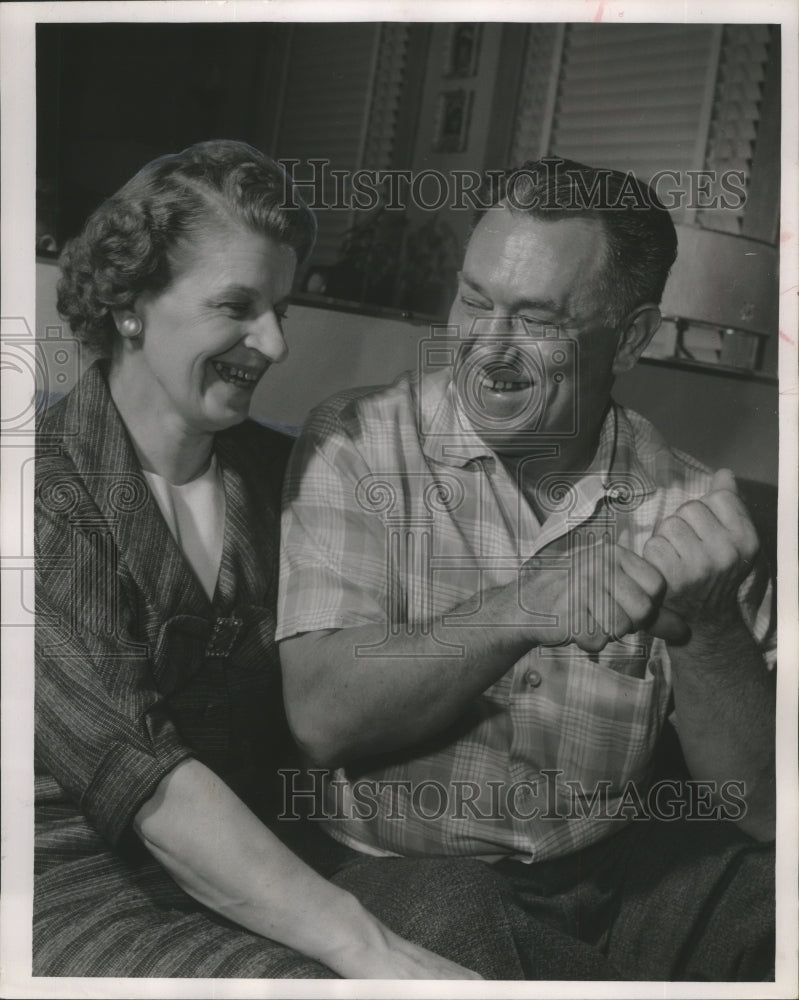 1957 Press Photo Anthony Kubek, Mrs. Kubek, Parents Baseball Player Tony Kubek-Historic Images