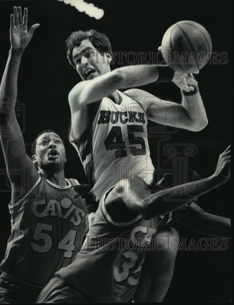 1985 Press Photo Milwaukee Bucks - Randy Breuer in Basketball Game - mjt00048 - Historic Images