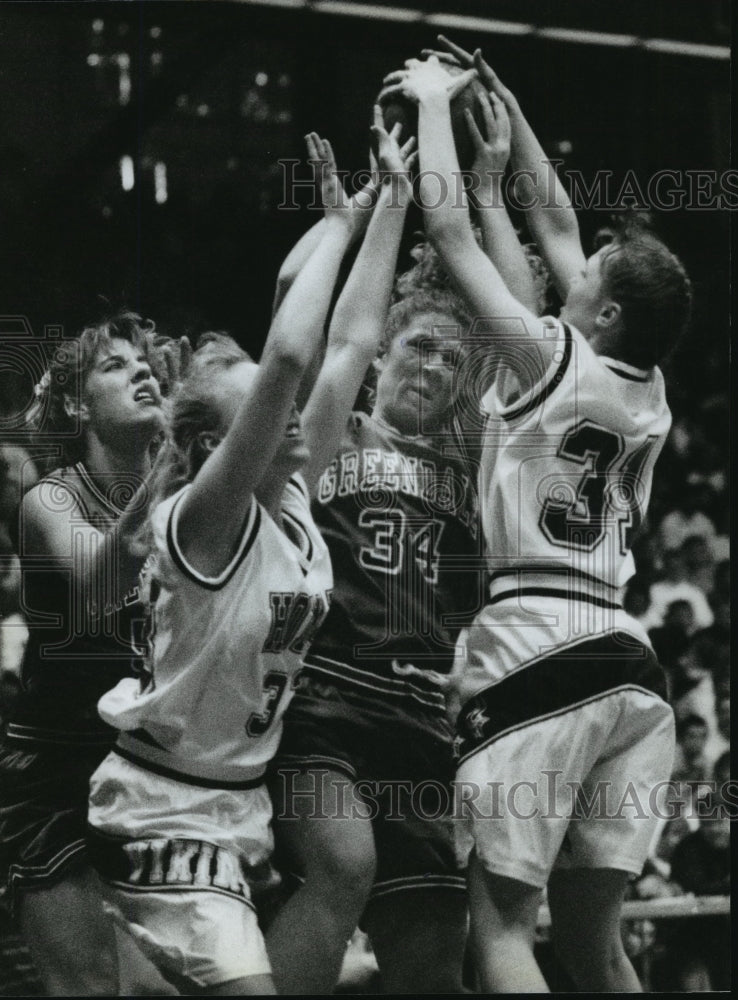 1995 Press Photo Greendale High School - Ashley More, Basketball Game - Historic Images