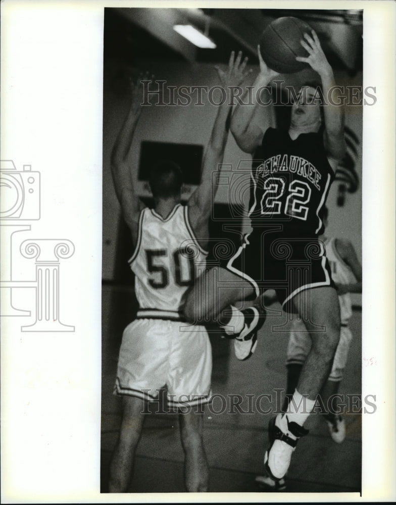 1994 Press Photo Pewaukee High School - Brendan Kress, Basketball Player- Historic Images