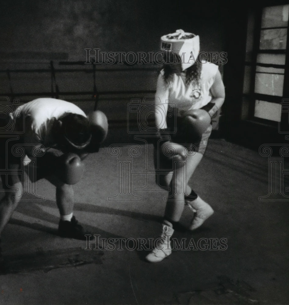 1994 Press Photo Bridget Benjamin and Peanuts Porter, Boxers, Milwaukee- Historic Images