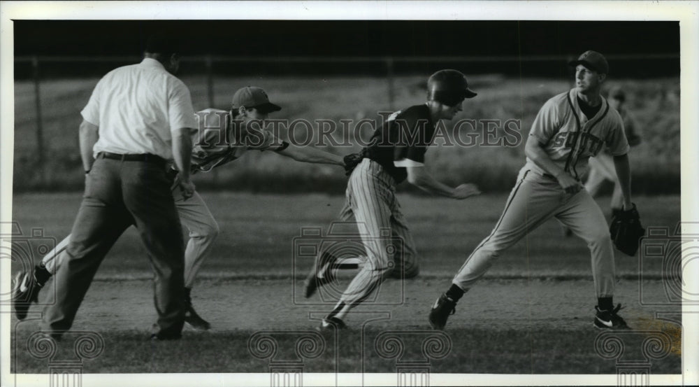 1994 Press Photo Waukesha West High School - Tim Anderson in Baseball Game - Historic Images