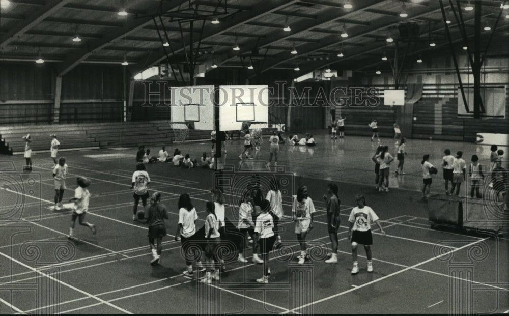 1991 Press Photo Carroll College - Basketball Camp in Van Male Fieldhouse - Historic Images
