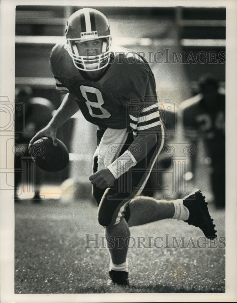 1992 Press Photo Freshman football quarterback Mike Schultz of Carroll College-Historic Images