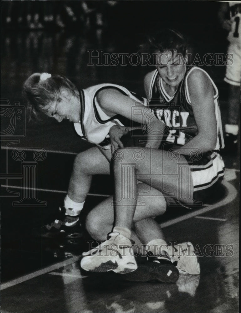 1994 Press Photo Pius XI High School - Lisa King in Optimist Classic Basketball - Historic Images