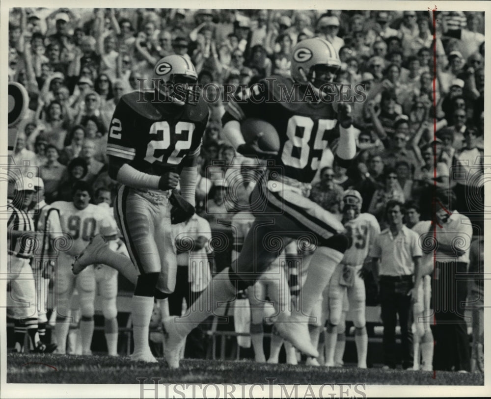 1983 Press Photo Packers football player Phillip Epps sprints toward end zone-Historic Images