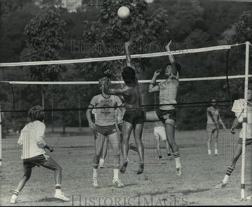 1983 Press Photo Pretenders battle A-Team, Lakefront Triplefest, McKinley Marina - Historic Images