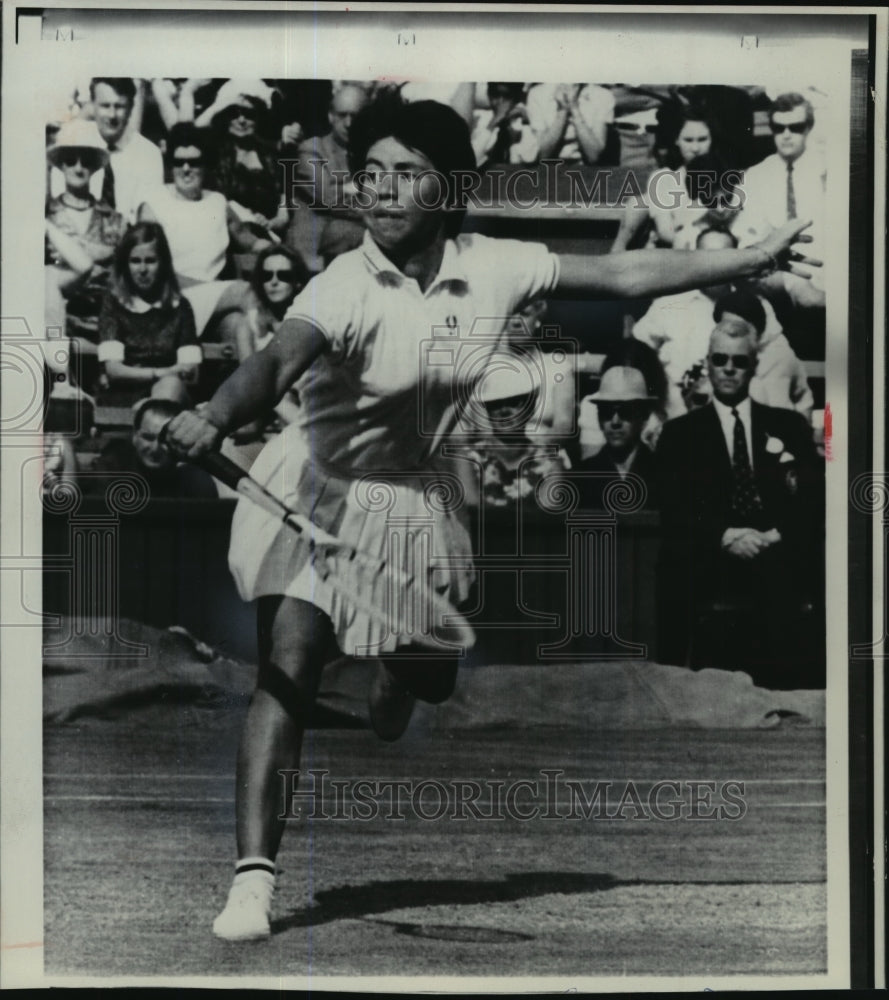 1967 Press Photo American tennis star, Rosemary Casals, in action - mjt02045- Historic Images