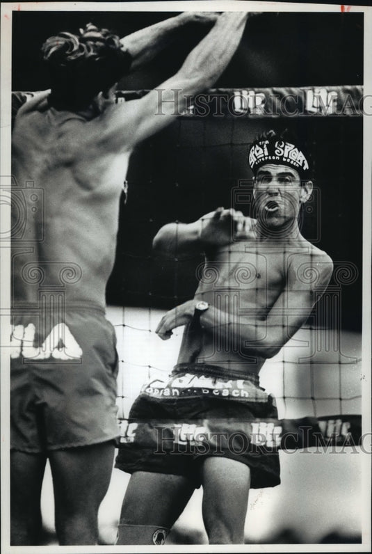1990 Press Photo Volleyball's Brent Frohoff endorses the Spot Sport collection-Historic Images