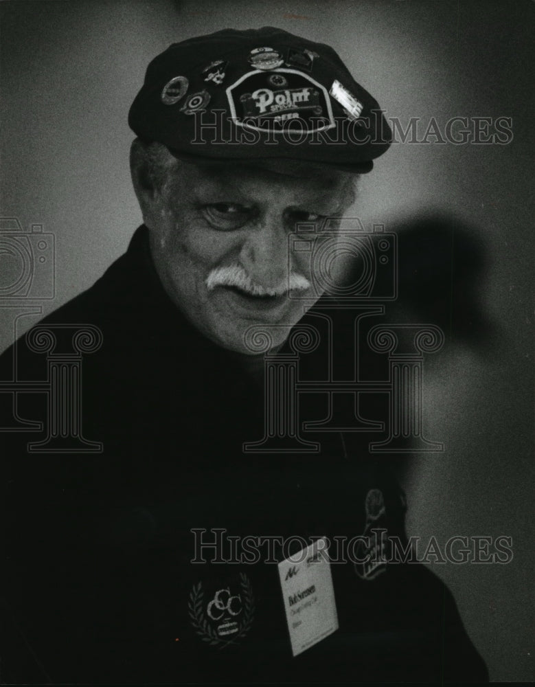 1994 Press Photo Bob Sorensen enjoys seniors&#39; championship curling action-Historic Images