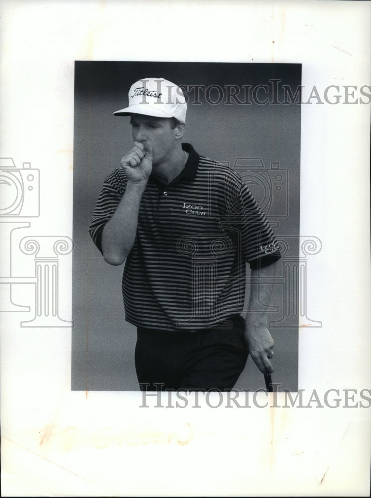 1994 Press Photo Professional Golfer Bill Britton Shown In Top Form On Course - Historic Images