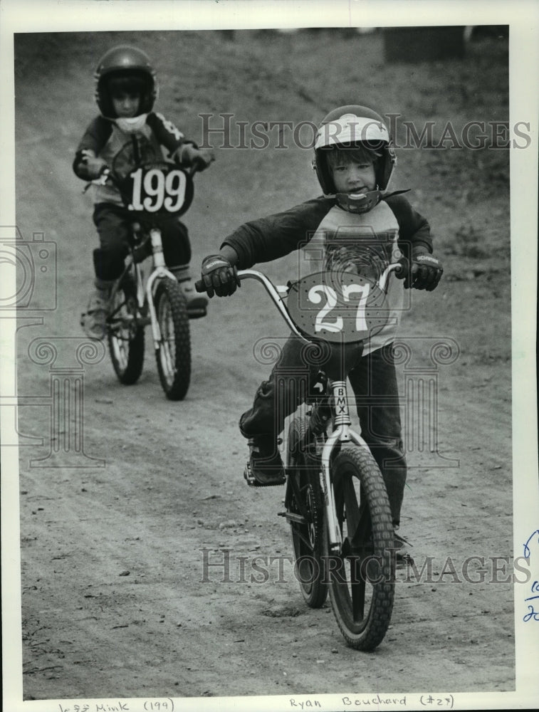 1982 Press Photo Young BMX Bicycle Racers Jeff Mink And Ryan Bouchard Race Hard- Historic Images