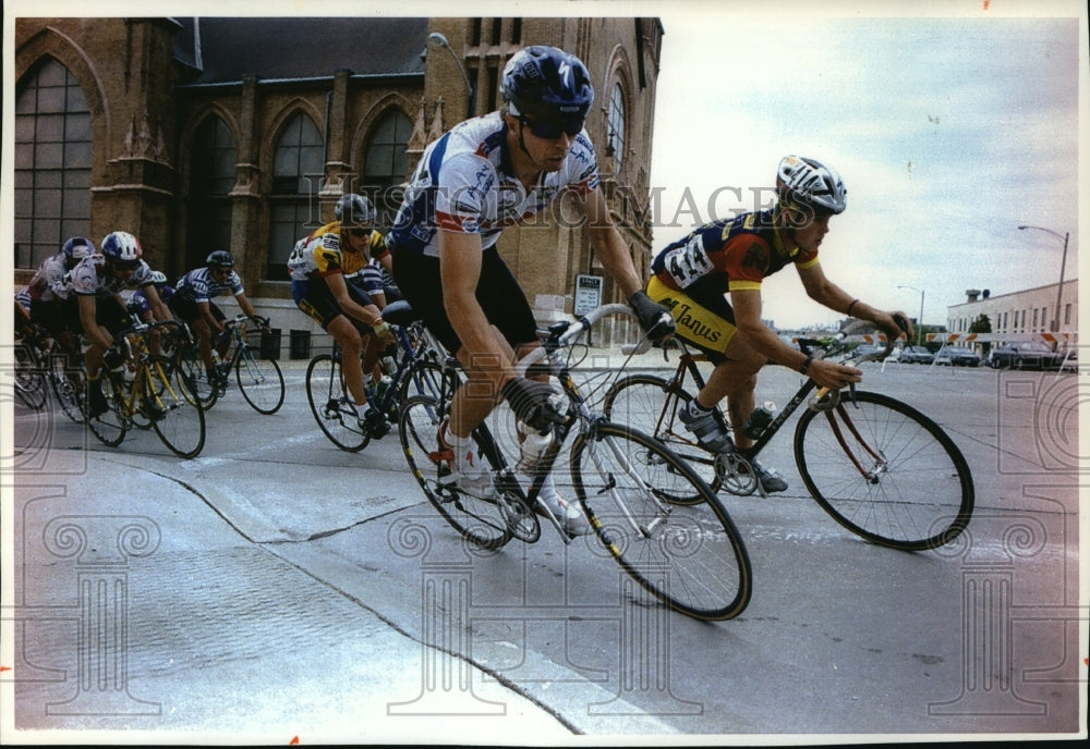 1993 Press Photo Fresca International bicycle racers at Miller Lite Gran Prix-Historic Images