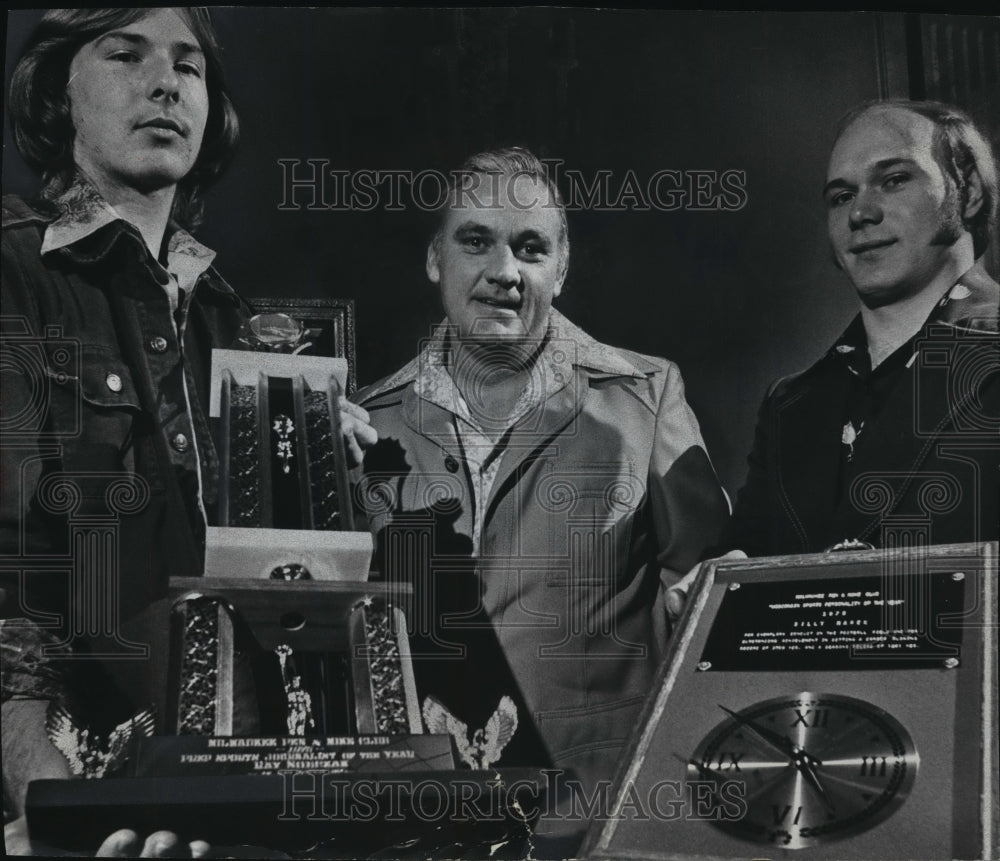 1977 Ray Sobczak And Badger Football Coach John Jardine, Billy Marek - Historic Images