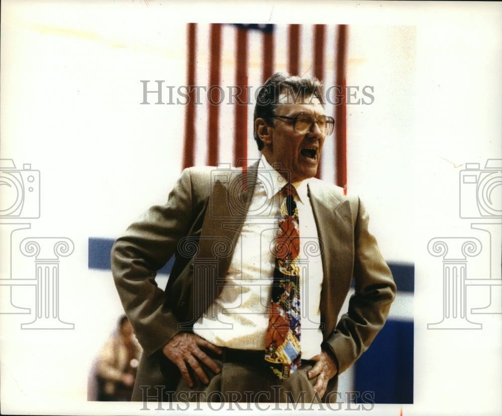1993 Press Photo Beloit College Basketball Coach Bill Knapton - mjt03393 - Historic Images