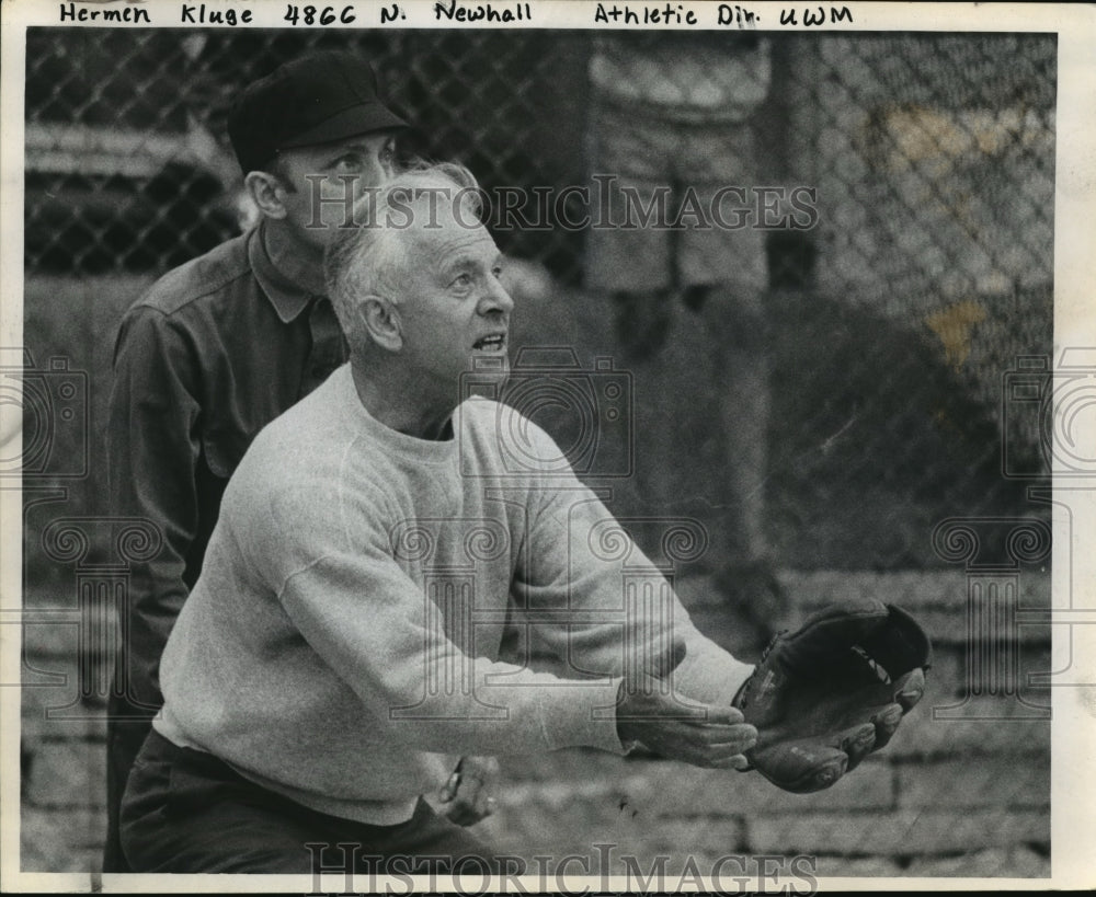 1967 Press Photo Herman Kluge, UW-Milwaukee athletic director, plays baseball - Historic Images